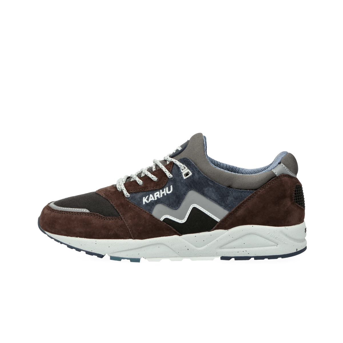 Product image of https://static.sneakerjagers.com/p/wp2szZzaVW9hPFkaRcTvPO12mvOvNRlDY1OIBBUl.png