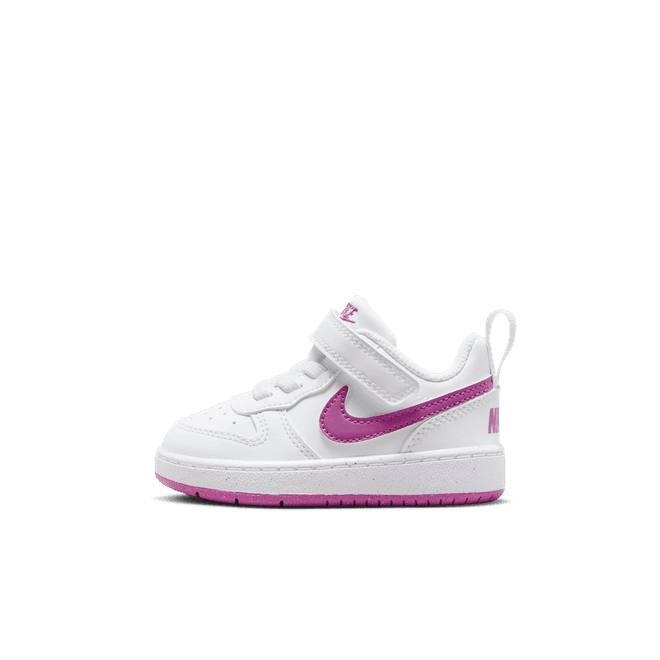 Product image of https://static.sneakerjagers.com/products/660x660/592489.jpg