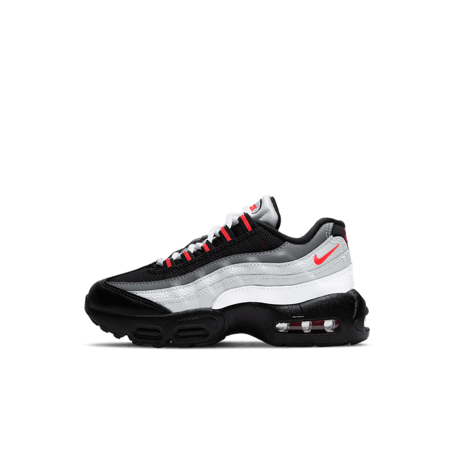 Product image of https://static.sneakerjagers.com/products/660x660/603230.jpg